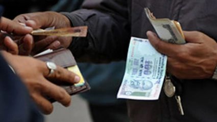 दोन हजारांच्या लाचेची मागणी भोवली; ग्रामपंचायत कर्मचाऱ्याला एसीबीने सापळा रचून पकडले