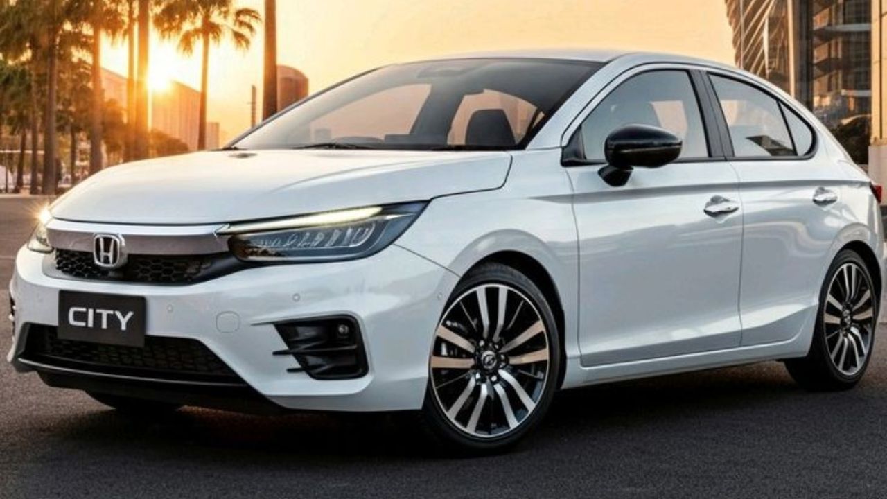 ग्राहकांनोsss ही संधी सोडू नका! 27kmpl मायलेज देणाऱ्या ‘या’ कारवर 1.80 लाख रुपयांचे डिस्काउंट, Honda ची मोठी घोषणा