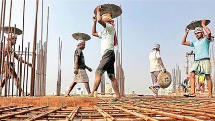 Dharashiv News : बनावट सह्या, शिक्के आणि लाखोंचा ‘खेळ’, बांधकाम कामगार नोंदणी घोटाळ्यात प्रशासन झोपेत?