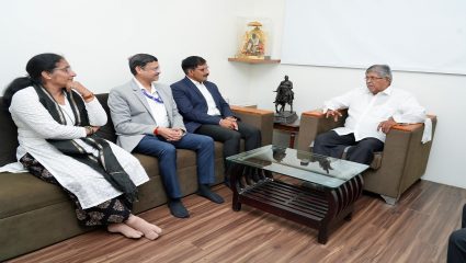 एमएनजीएलचे कनेक्शन तात्काळ उपलब्ध करुन द्या, मनुष्यबळाची आवश्यकता असल्यास…; चंद्रकांत पाटलांचे अधिकाऱ्यांना निर्देश