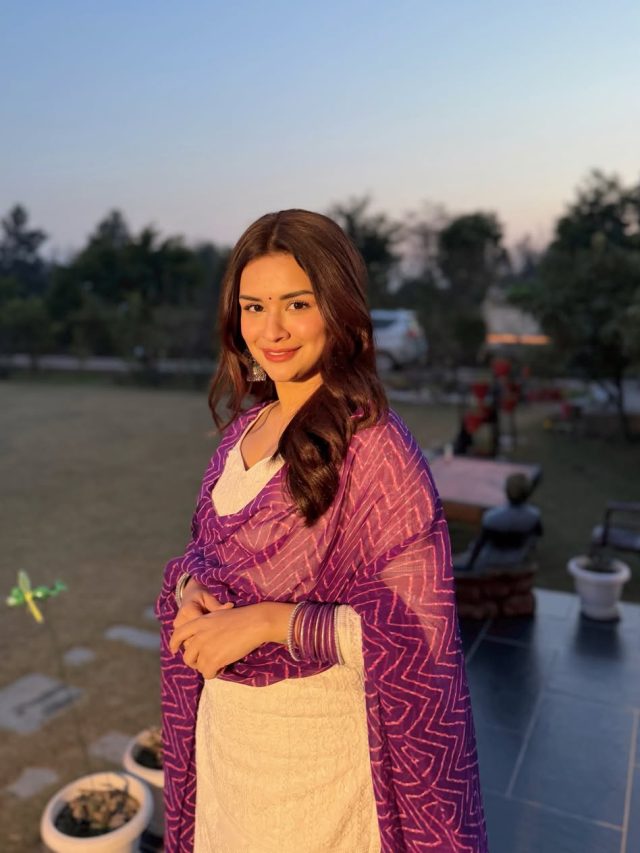 'पंजाब दी हूर!' अवनीतचा कातिलाना पटियाला लुक