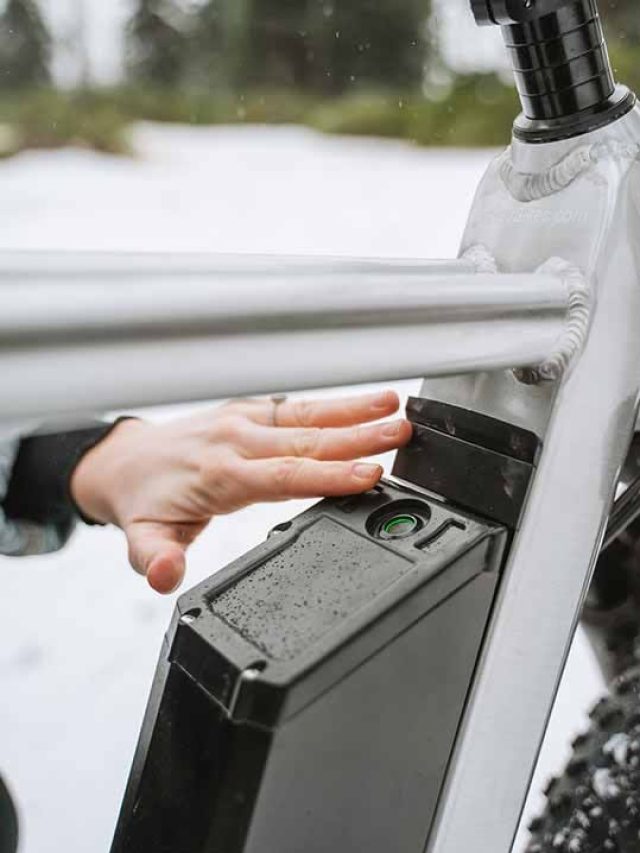 इलेक्ट्रिक स्कूटरची बॅटरी किती वर्षे टिकते?