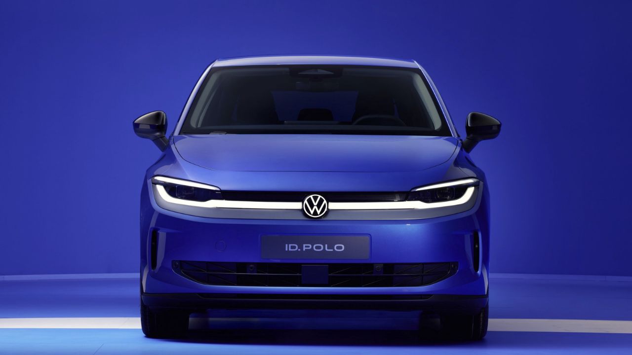Volkswagen Polo आता इलेक्ट्रिक अवतारात धावणार! जाणून घ्या रेंज आणि फीचर्स