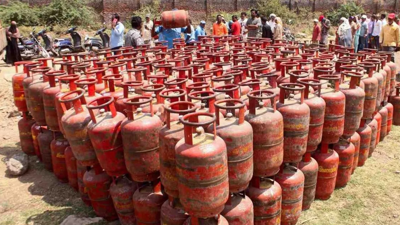 गॅस वितरणातील शहरी-ग्रामीण भेदभाव दूर करा; अखिल भारतीय ग्राहक पंचायतीचा आंदोलनाचा इशारा