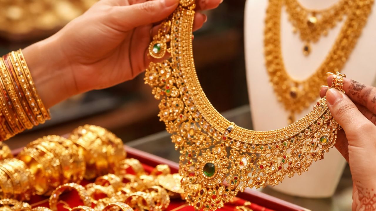 Todays Gold-Silver Price: सोन्या – चांदीच्या दरातील चढऊतार सुरुच… जाणून घ्या तुमच्या शहरातील आजचे भाव