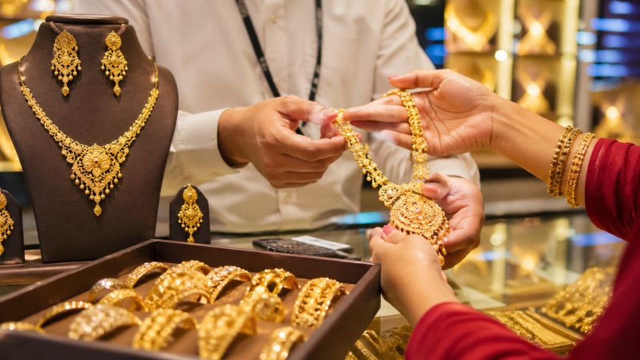 Todays Gold-Silver Price: सोन्या-चांदीच्या दरात मोठा बदल; खरेदीपूर्वी नक्की तपासा आजचे भाव