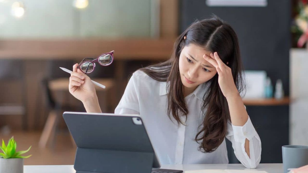 ओव्हरथिंकिंग थांबवा, नाहीतर मेटाबॉलिजम होईल स्लो; मनातले विचार थांबवण्यासाठी तज्ञांनी सांगितले 4 पर्याय