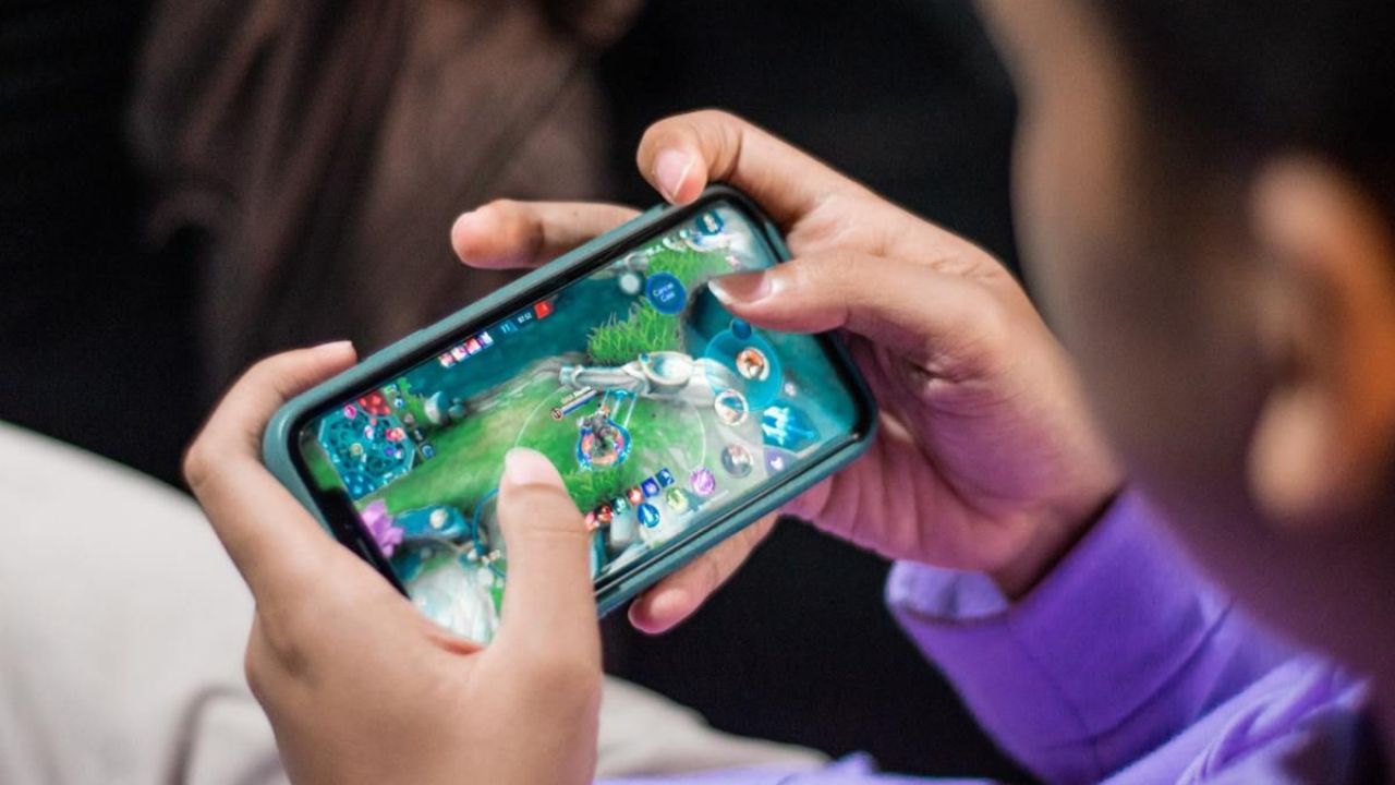 Online Gaming Rules : ऑनलाइन गेमिंगसाठी सरकारचे जारी केले नवे नियम, या तारखेपासून होणार लागू