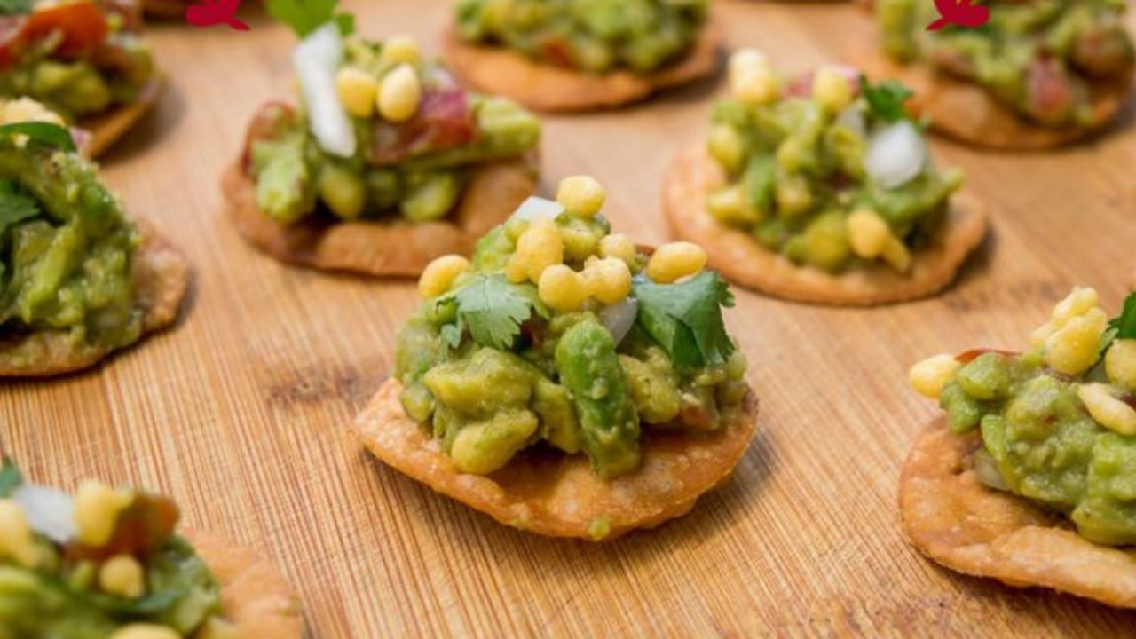 Recipe : वजन सांभाळत खा चटपटीत! घरी बनवा कुरकुरीत पण चवदार ‘अ‍ॅव्होकॅडो पापडी चाट’