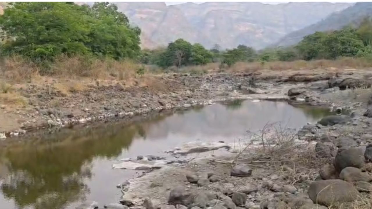 Karjat News : टोरंट वीज प्रकल्प विरोधात शिवसेना ठाकरे गट स्थानिकांच्या पाठीशी; जिल्हा पोलिस अधिक्षकांना दिलं निवेदन