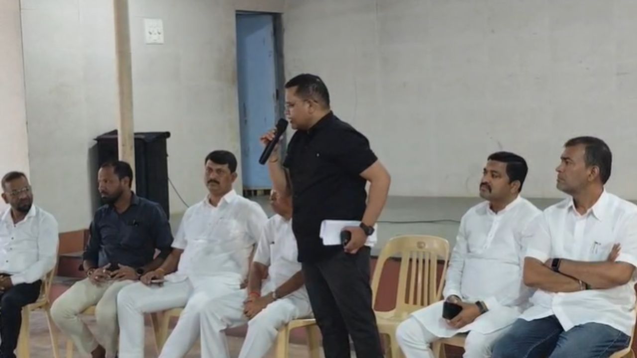 Karjat News : टोरंट जलविद्युत प्रकल्प आणि शिलार धरणाला गावकऱ्यांना विरोध कायम; संपप्त नागरिकांचं धरणे आंदोलन