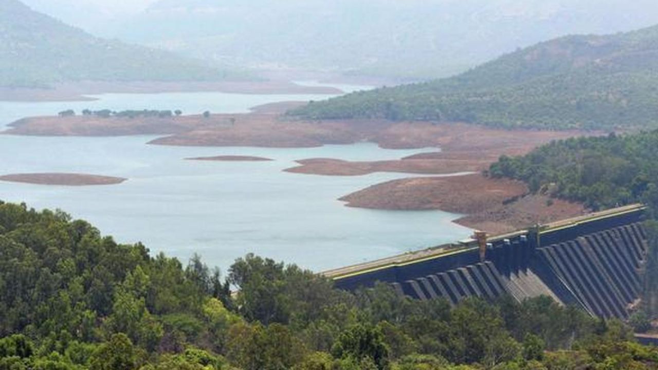 Kolhapur News : पाणी संकट धरणसाठा 51 टक्क्यांवर;  गेल्या वर्षाच्या तुलनेत पाणीपातळीत घट कोल्हापूर जिल्ह्यावर पाणीटंचाईचे सावट ?