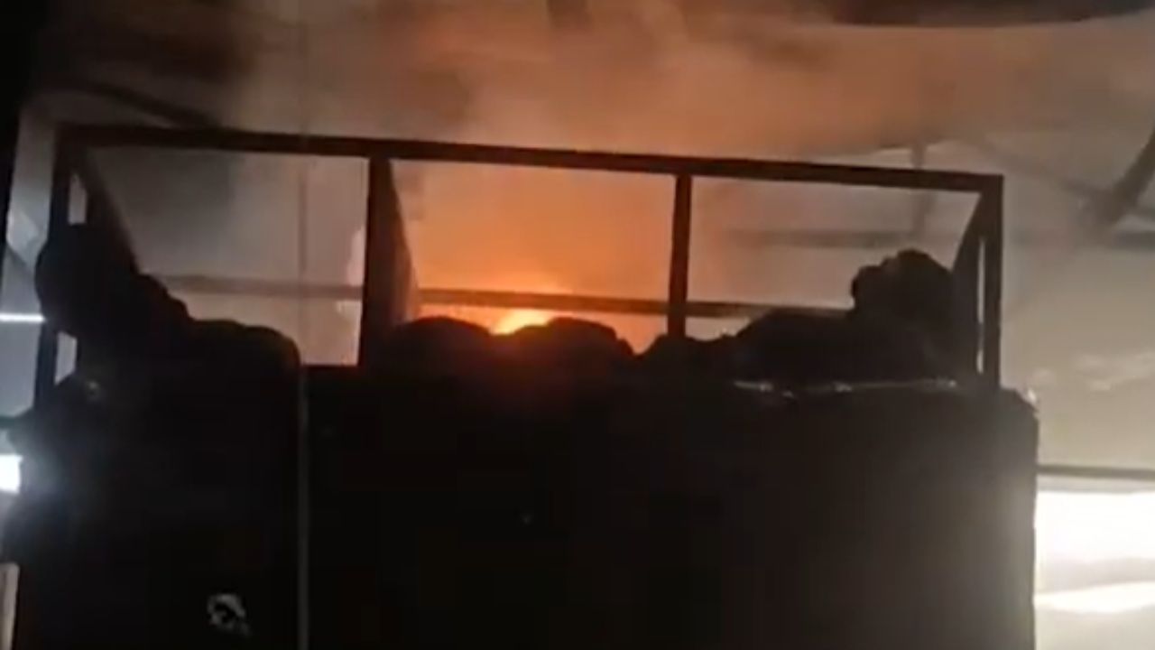 Latur News : मुंदडा इंडस्ट्रीजला भीषण आग; एकजण जखमी!