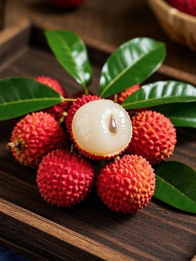 लिची की रामबुतान कोणत्या फळात असते जास्त विटॅमिन