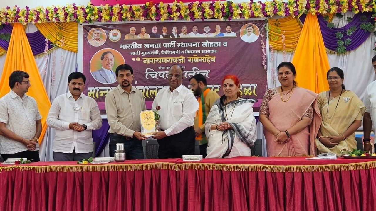 सत्कार सोहळा उत्साहात! संस्था उभारी देणाऱ्यांचा सन्मान म्हणजेच खरी कदर – सुभाषराव चव्हाण