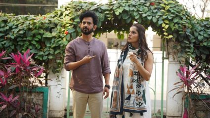 नात्यांचा वास्तववादी आणि भावनिक प्रवास! ZEE5 मराठीवरील लोकप्रिय वेबसीरिज ‘हे काय नवीन?’
