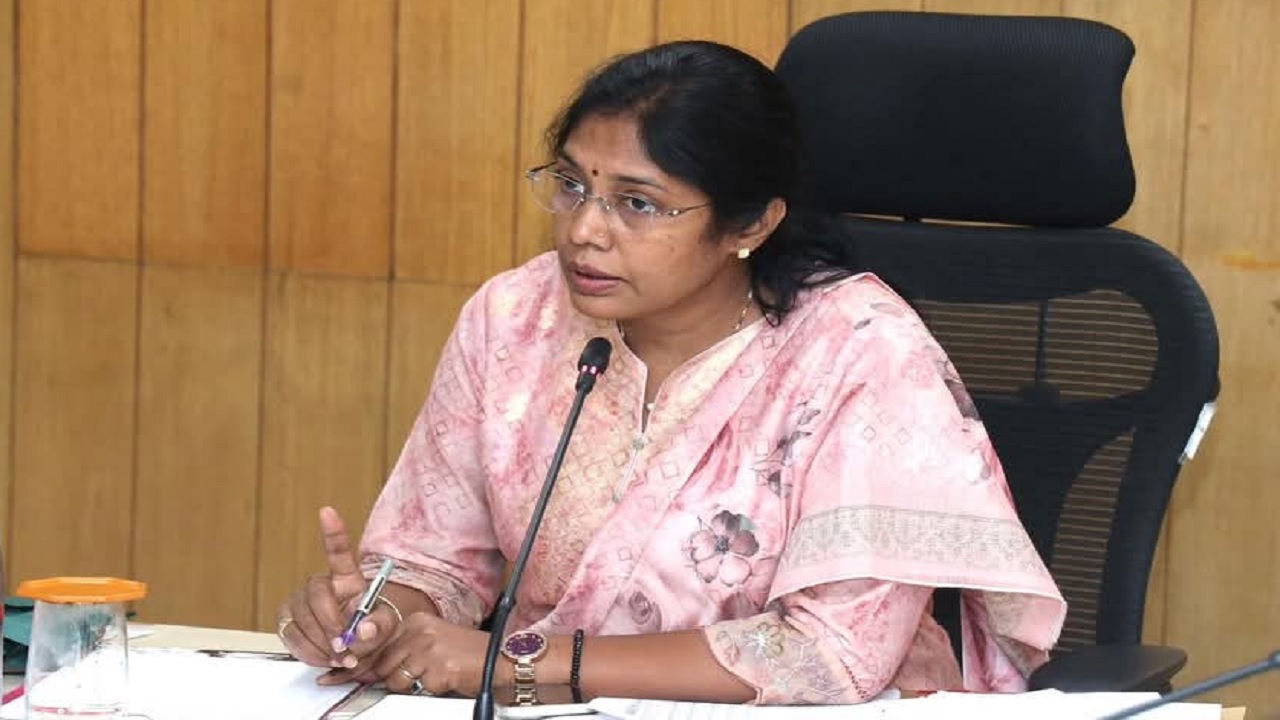 महापौर मंजुषा नागपुरे यांची प्रशासनासोबत तातडीची बैठक; अधिकाऱ्यांना दिले ‘हे’ महत्वाचे निर्देश