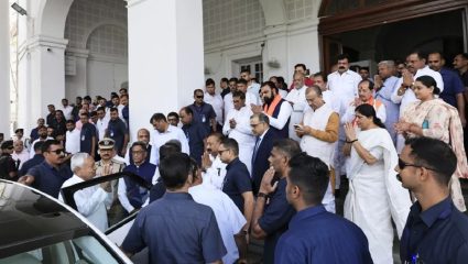 Bihar New CM : ‘मैं अब जा रहा हूं’, नितीश कुमार यांनी मंत्रिमंडळ बैठकीत केली राजीनाम्याची घोषणा, आता पुढचा मुख्यमंत्री कोण?