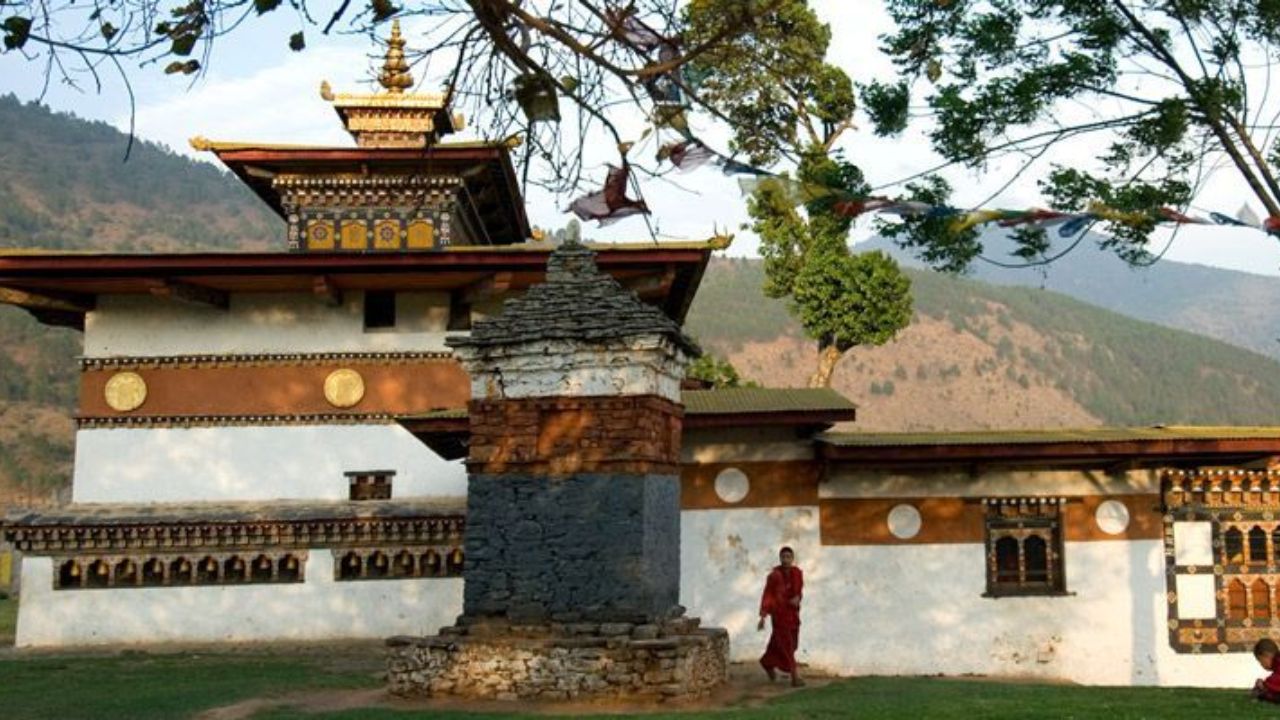 जगातील अस मंदिर जिथे केली जाते पुरुषाच्या लिंगाची पूजा, मुलं होण्याच्या आशेने येतात लोक, जाणून घ्या कुठे आहे अनोखं मंदिर