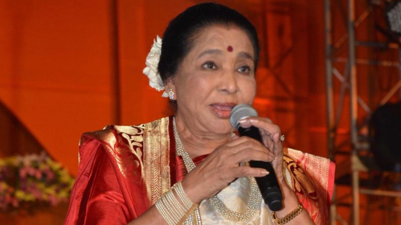 Asha Bhosle  Died: २-४ नव्हे तर तब्बल इतके Filmfare पुरस्कार आशा भोसलेंच्या नावावर! गिनीज वर्ल्ड रेकॉर्डमध्येही नोंद