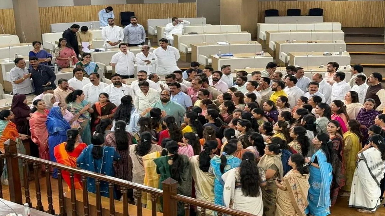 पुणे महापालिकेत भाजपाच्या नगरसेवकांची जोरदार घोषणाबाजी, काँग्रेस नगरसेवकांचेही प्रत्त्युत्तर; नेमकं काय घडलं?