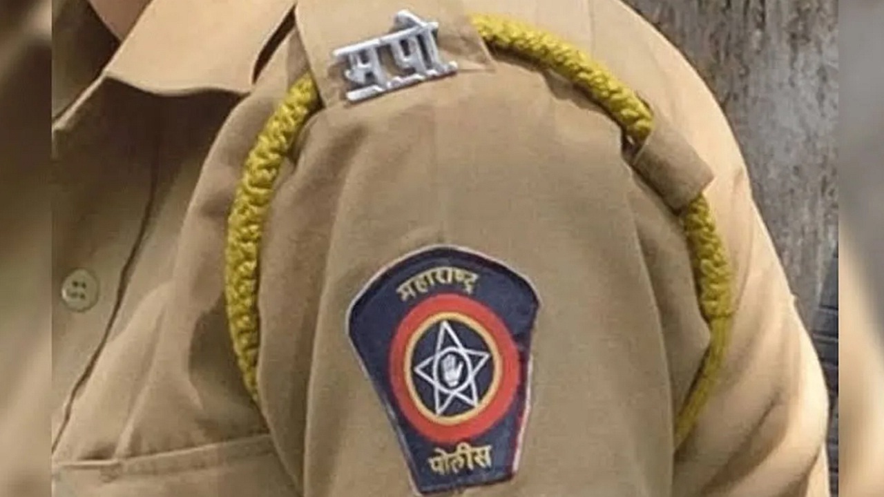 पुणे पोलीस दलात खळबळ, ‘त्या’ दोन पोलिसांचे तडकाफडकी निलंबन; नेमकं कारण काय?
