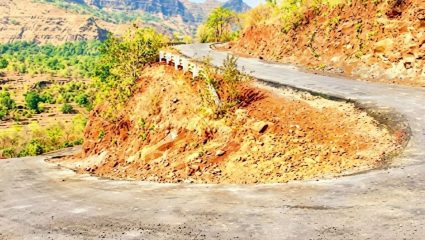 Raigad News: रायगडच्या पर्यायी मार्गावर प्रश्नचिन्ह; कोट्यवधी खर्चानंतरही प्रवास धोकादायक, ग्रामस्थ संतप्त