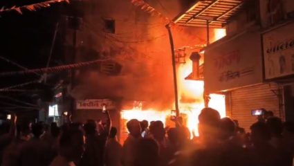 Ratnagiri News : दापोली बाजारपेठेत भीषण आग; नागरिकांच्या तत्परतेमुळे मोठा अनर्थ टळला
