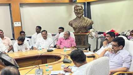 कर्जबाजारी आंबा बागायतदारांसाठी राजू शेट्टी सरसावले; नवी मुंबईतील बैठकीत घेतला मोठा निर्णय