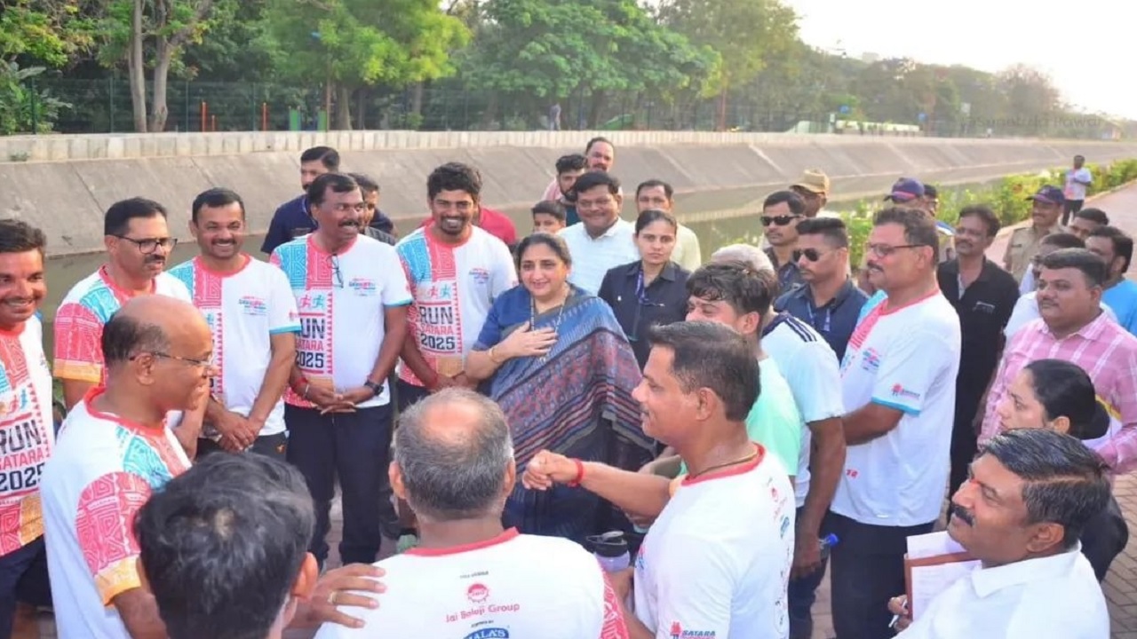 दादा शब्दाचे पक्के तर कामाचे एक्के होते, दादांच्या रूपात आम्ही तुम्हाला पाहतोय; बारामतीकरांना सुनेत्रा पवारांसमोर अश्रू अनावर