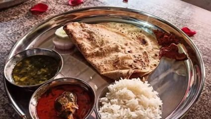 Shiv Bhojan Thali : शिवभोजन थाळीचा गळा आवळतोय? पुणे जिल्ह्यातील केंद्रांच्या संख्येत लक्षणीय घट