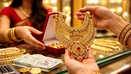 Todays Gold-Silver Price: अक्षय्य तृतीयापूर्वीच सोन्याच्या किंमतीत घट, चांदीच्या किंमती स्थिर! तुमच्या शहरातील दर जाणून घ्या