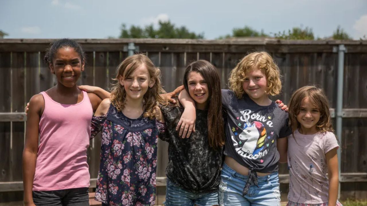 आता थांबायचं नाय ! तृतीयपंथीय मुलांच्या पालकांसाठी सरकारचा मदतीचा हात, काय आहे ‘ही’ योजना ?