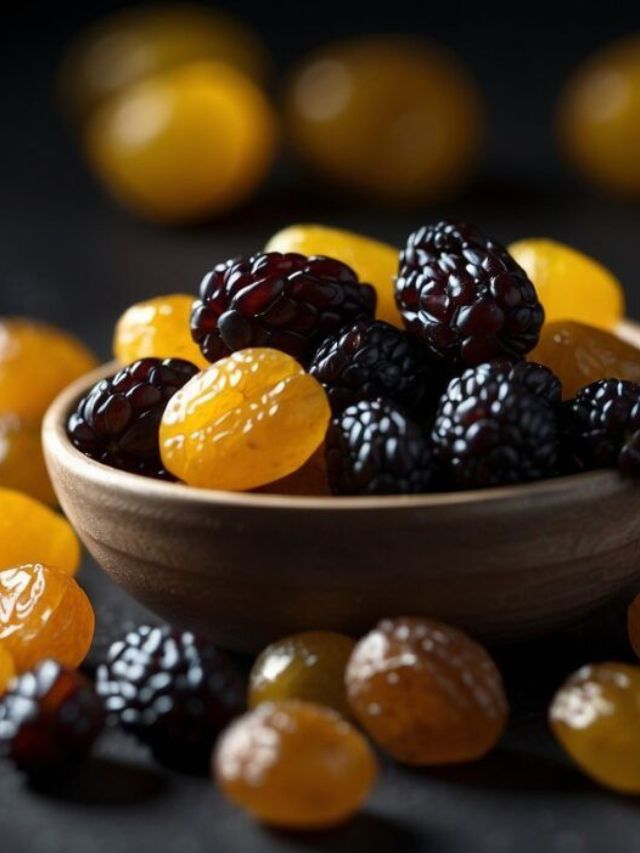 पिवळे मनुके जास्त फायदेशीर की काळे, जाणून घ्या