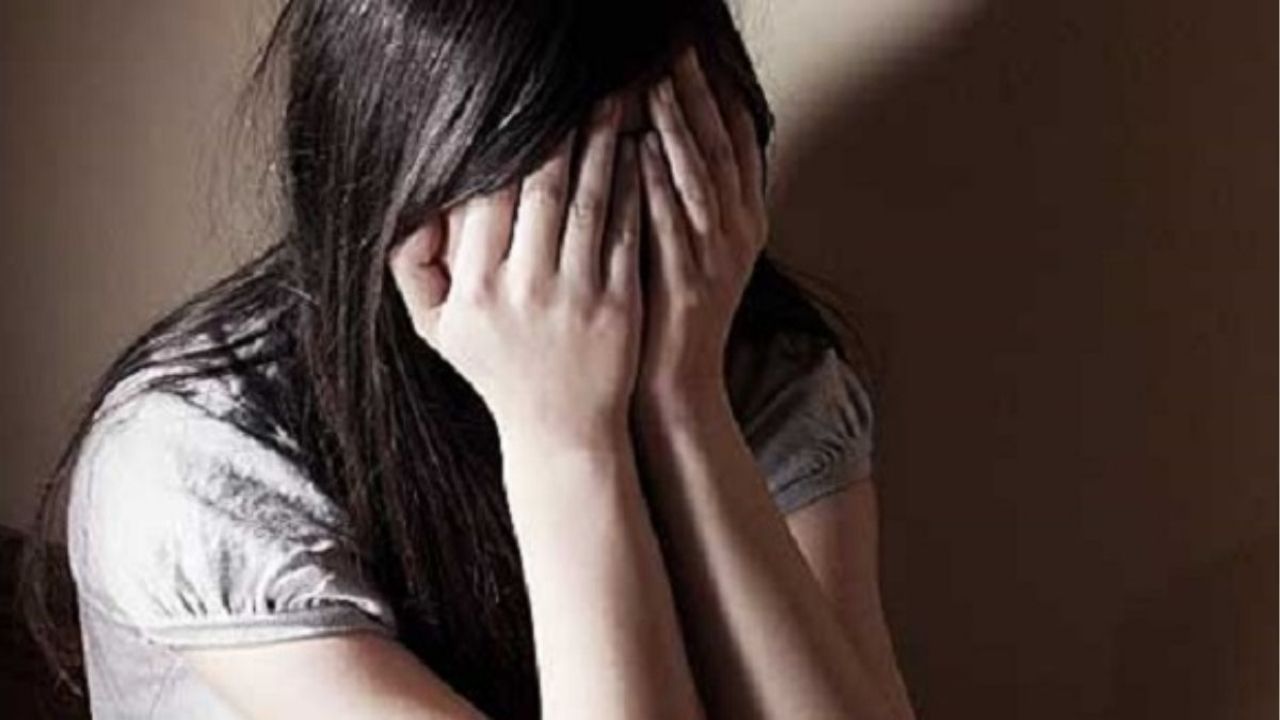 Pune Crime: संतापजनक! चालत्या कारमध्ये महिलेवर अत्याचार; ‘घरी सोडतो’ म्हणत कारमध्ये नेलं अन् अत्याचार;