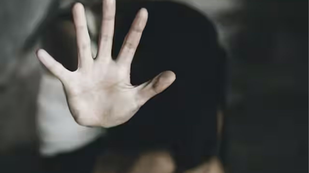Beed Crime: नराधम आजोबांनीच केला अल्पवयीन मुलीवर अत्याचार; चौकशीत आणखी एक धक्कदायक माहिती समोर