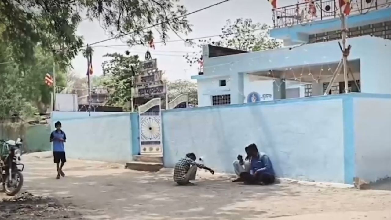 Akola water crisis : ४५ डिग्री तापमान आणि पिण्यासाठी पायपीट! कवठा गावात भीषण पाणीटंचाई