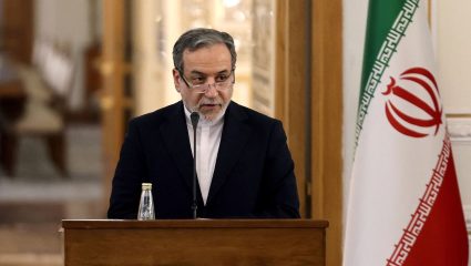 Iran US war: ‘शांततेची चर्चा केवळ षडयंत्र!’ इराणच्या परराष्ट्र मंत्र्यांचा ट्रम्पवर सडकून वार; तेहरानमध्ये स्फोटांची मालिका