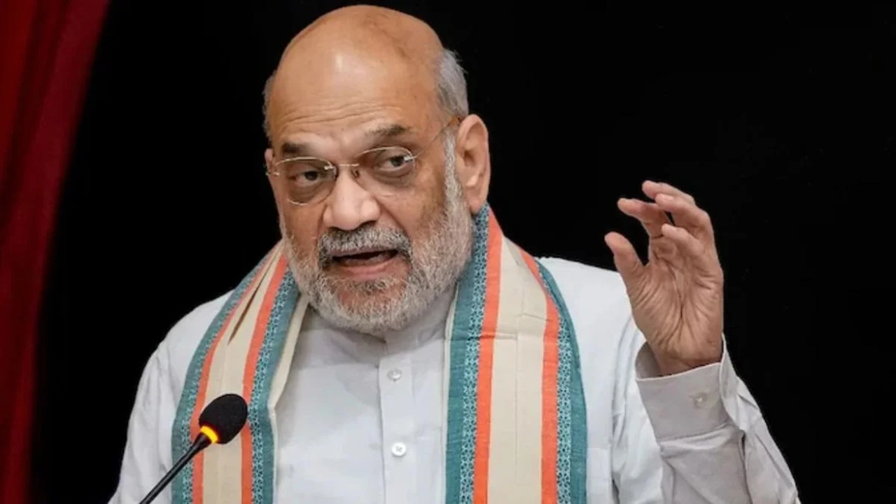 Amit Shah : अवैध घुसपैठींवर करडी नजर! अमित शहांच्या नेतृत्वाखाली केंद्र सरकारचे मेगा ऑपरेशन सुरू