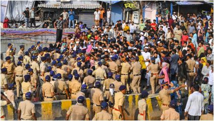 Bandra Demolition : वांद्र्यात तोडक कारवाईचा चौथा दिवस; 90% झोपड्या जमीनदोस्त, आज पोलीस हायअलर्टवर