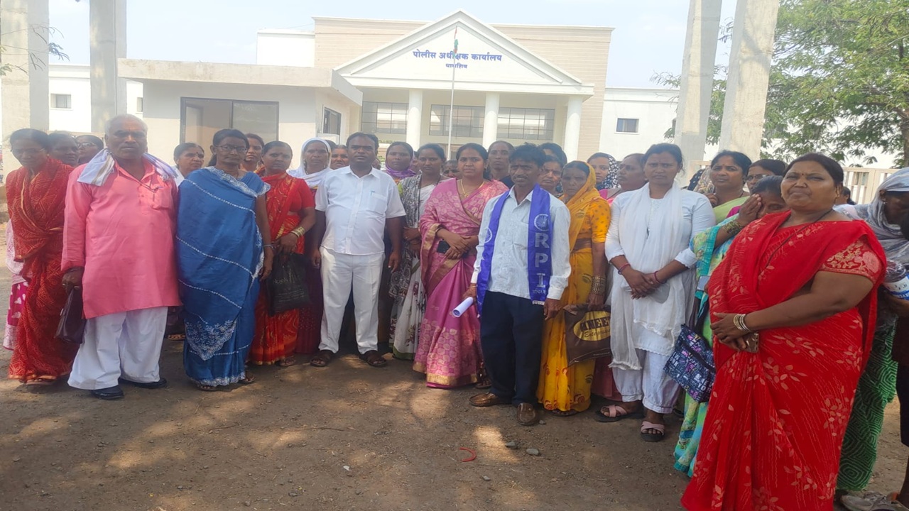 Dharashiv News : भूममधील बौद्ध विहार हल्ल्याप्रकरणी संताप; आरपीआयकडून ॲट्रॉसिटी ॲक्टअंतर्गत कारवाईची मागणी