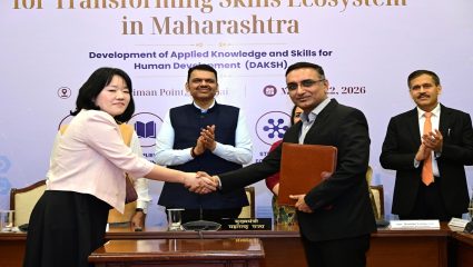 Devendra Fadnavis : सायप्रसच्या उद्योगांना महाराष्ट्राची खुली ऑफर! गुंतवणुकीसाठी मुख्यमंत्री फडणवीसांचे आवाहन