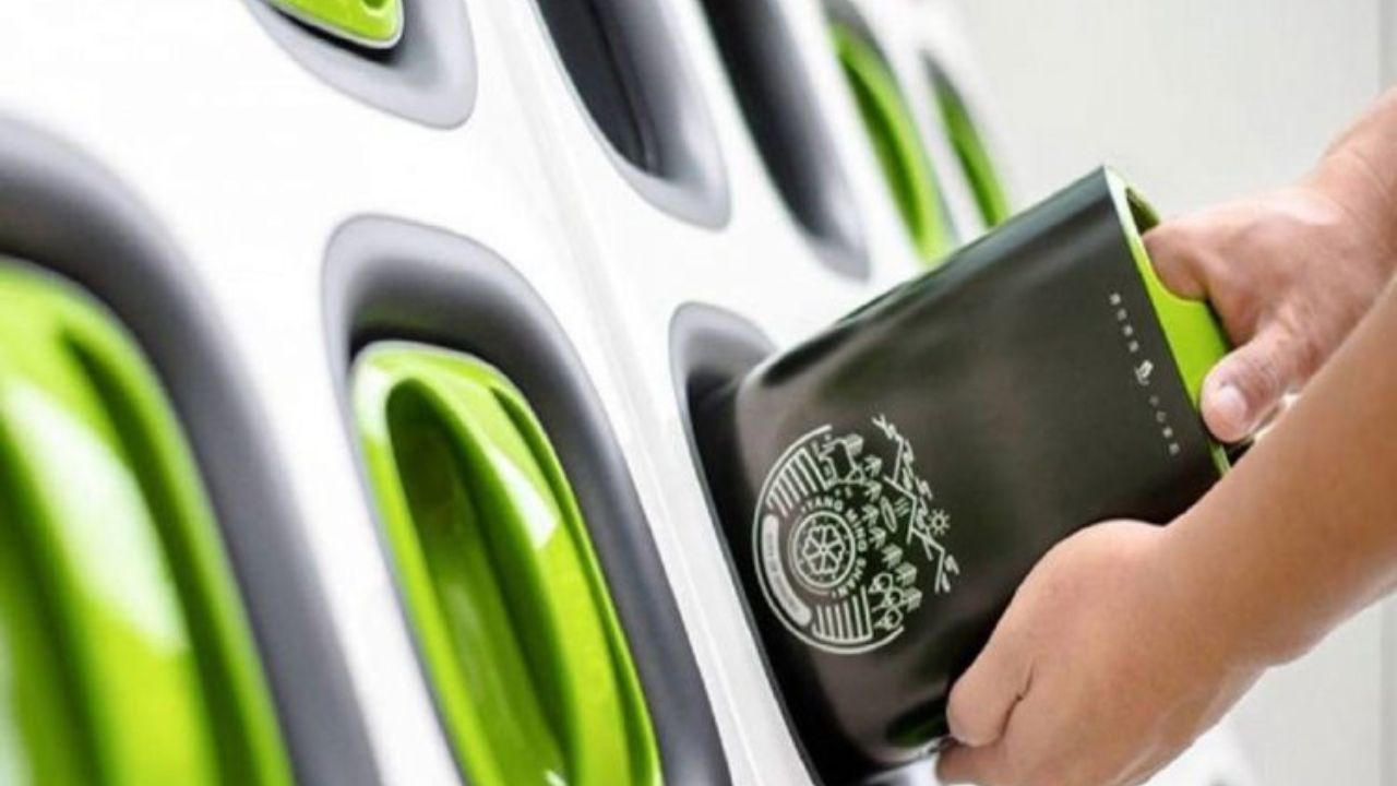 EV Technology Update : EV चार्गिंजची कटकट संपली! आता फक्त २ मिनिटांत मिळणार फूल चार्ज बॅटरी; ‘या’ कंपनीचा मोठा धमाका