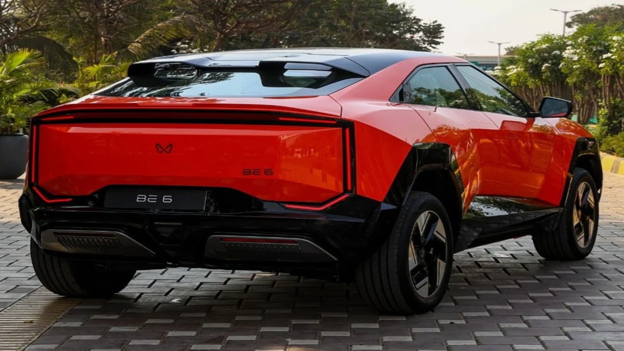 Electric Car : 683 किमी रेंज, 5-स्टार सेफ्टी अन् दमदार लूक; ‘ही’ इलेक्ट्रिक कार तब्बल 2 लाखांनी स्वस्त