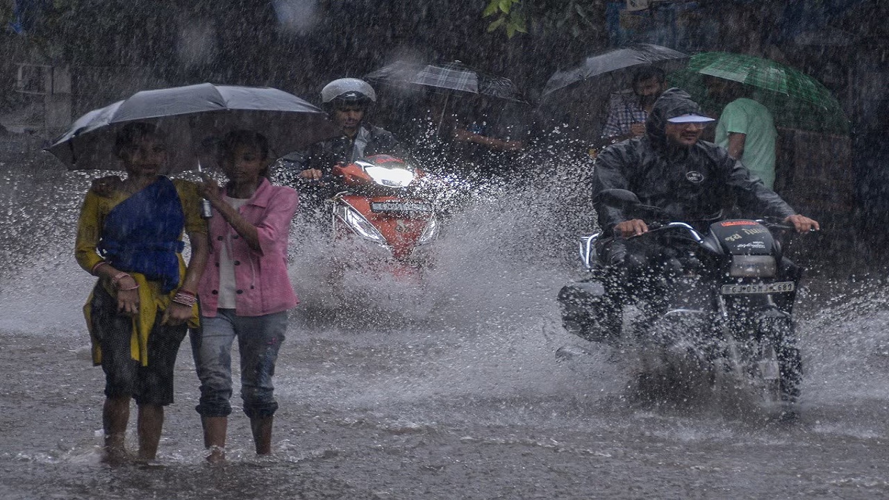 IMD Rain Alert: ‘या’ राज्यात पुढील 5 दिवस मुसळधार पावसाचा इशारा; वादळी वाऱ्यासह विजांचा कडकडाट