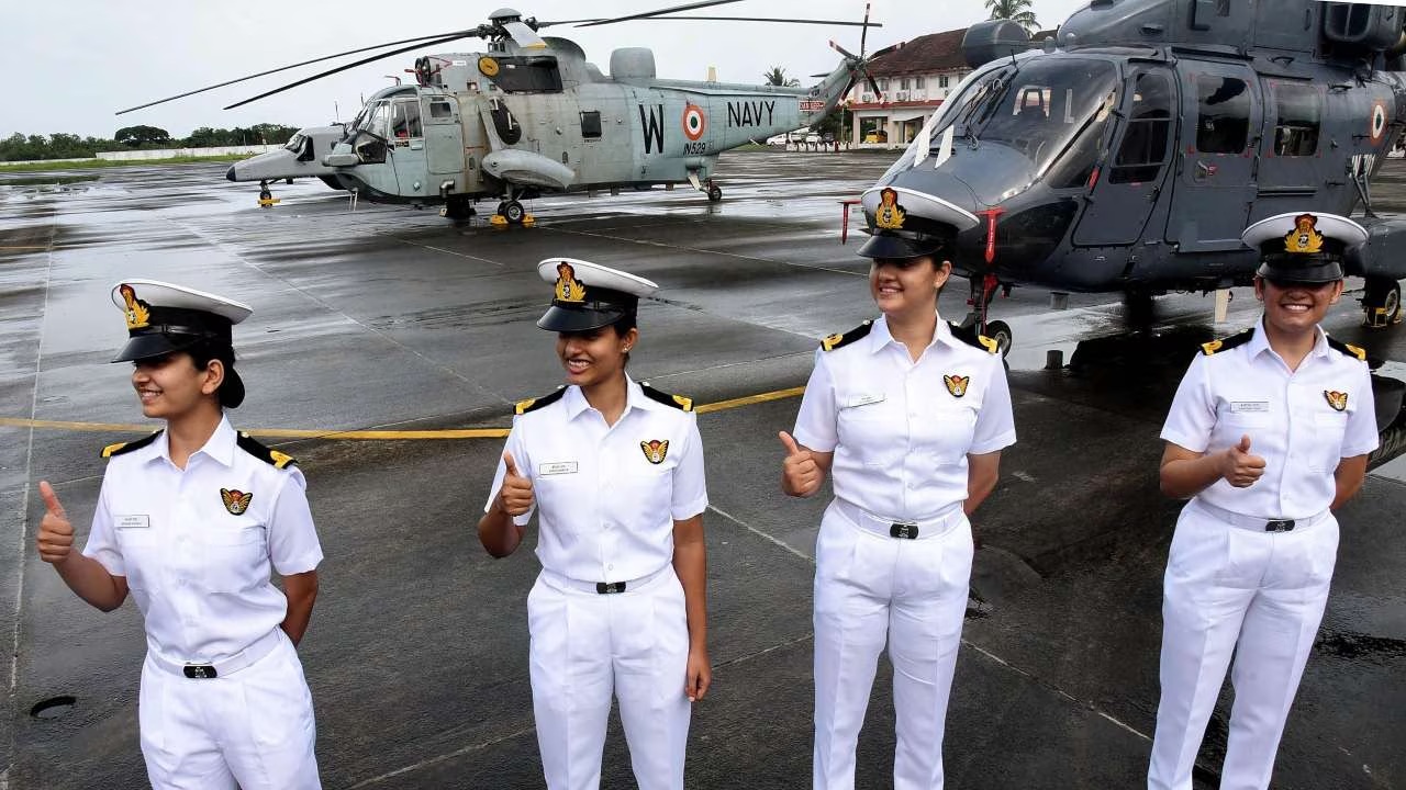 Indian Navy : नौदलात अधिकारी होण्याची संधी! बीटेक कॅडेट एंट्रीसाठी अर्जाला सुरुवात, पात्रता आणि महत्त्वाची माहिती जाणून घ्या