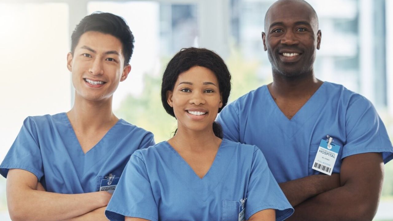 Nurses Day: रुग्णांच्या सेवेसाठी रात्रंदिवस झटणाऱ्या परिचारिकांना मानाचा मुजरा! आता यंदाच्या ‘नर्स डे’ची खास थीम पहा एका क्लिकवर..