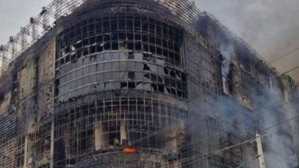 Iran Fire : इराण हादरलं! राजधानीत शॉपिंग सेंटरला भीषण आग; ८ जणांचा होरपळून मृत्यू, अनेक जखमी