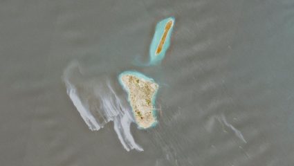 Kharg Island Oil Leak : इराणची अर्थव्यवस्था संकटात? खार्ग बेटावर तेल गळतीच्या रिपोर्टने जगभरात खळबळ, काय आहे सत्य?