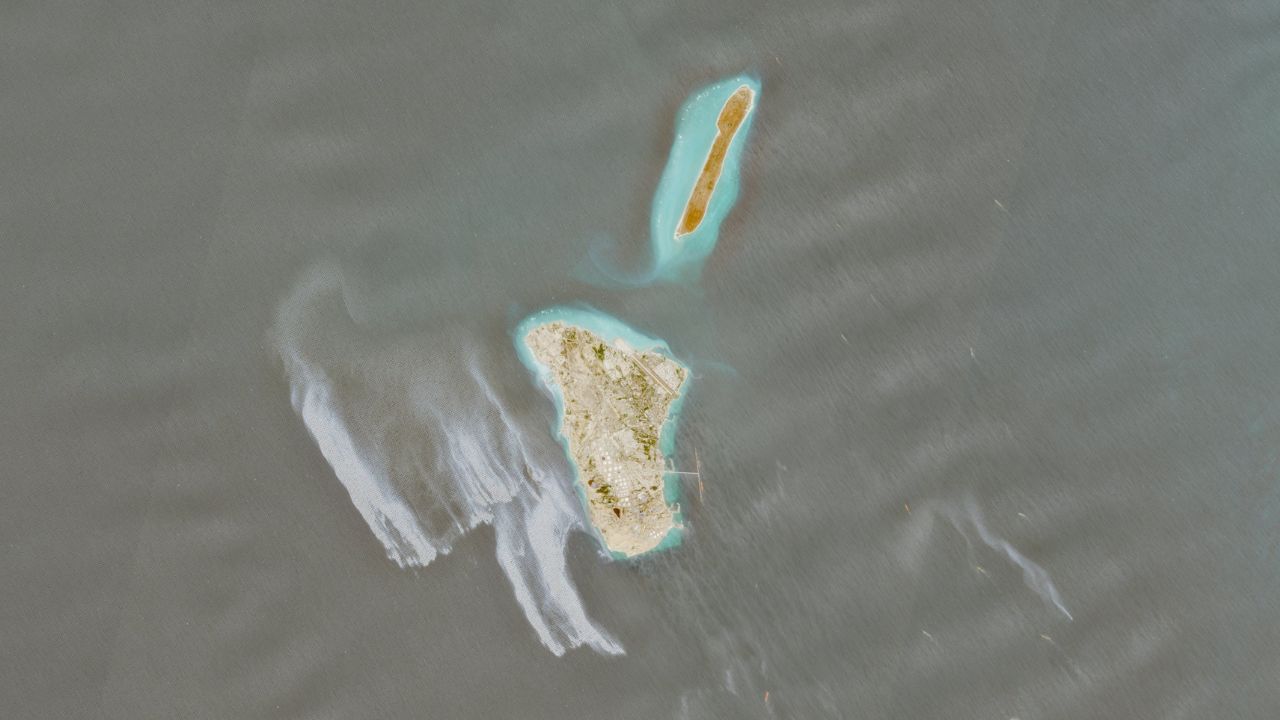 Kharg Island Oil Leak : इराणची अर्थव्यवस्था संकटात? खार्ग बेटावर तेल गळतीच्या रिपोर्टने जगभरात खळबळ, काय आहे सत्य?